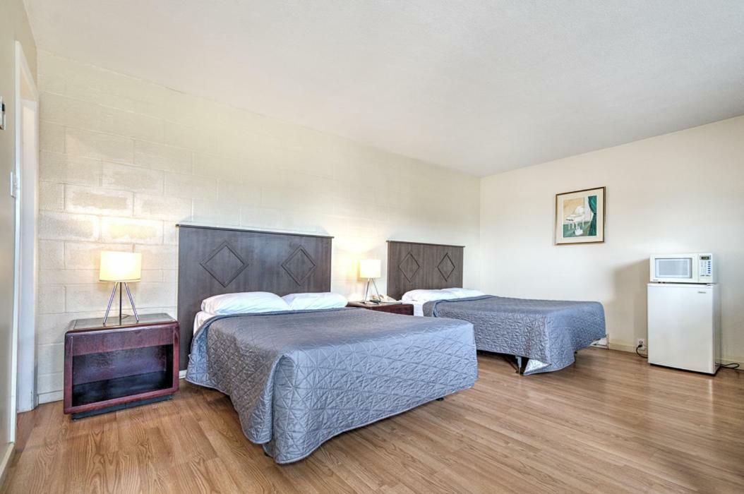 Motel Grande Ile Салаберри-де-Валлифилд Экстерьер фото